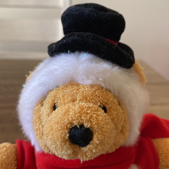 Disney Store- Winnie The Pooh Dressed as a Snowball - Picture 4 of 5